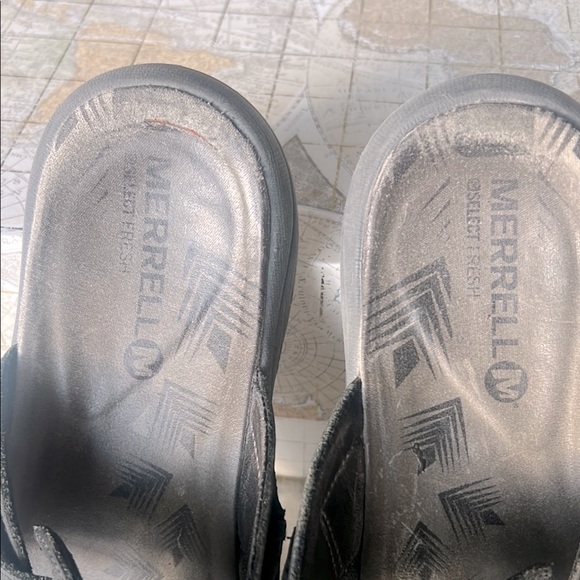 MERRELL Sandals Black Slip-on Sandals - Size 9 - Picture 7 of 10